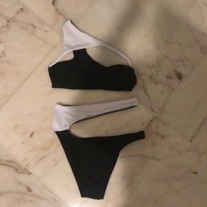 black/white two piece bathing suit